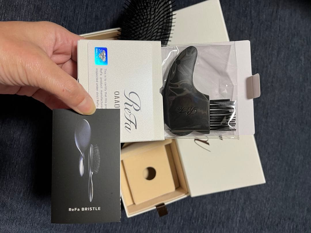 ReFa リファブリスル　ヘアブラシ ３日間の値下げです。