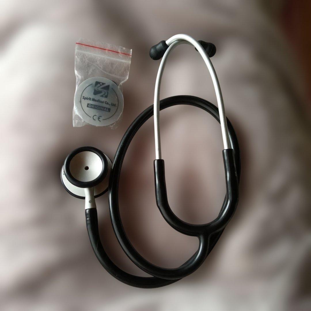 血圧計と聴診器のセット