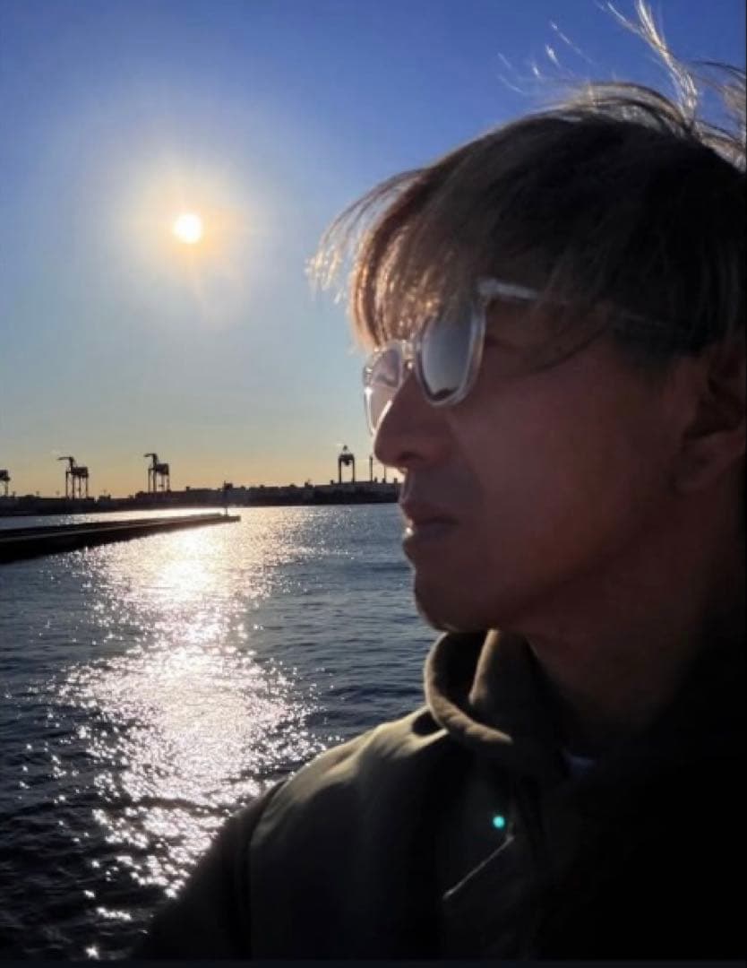 キムタク プライベート着用 OWNDAYS 調光サングラス 同型別色モデル