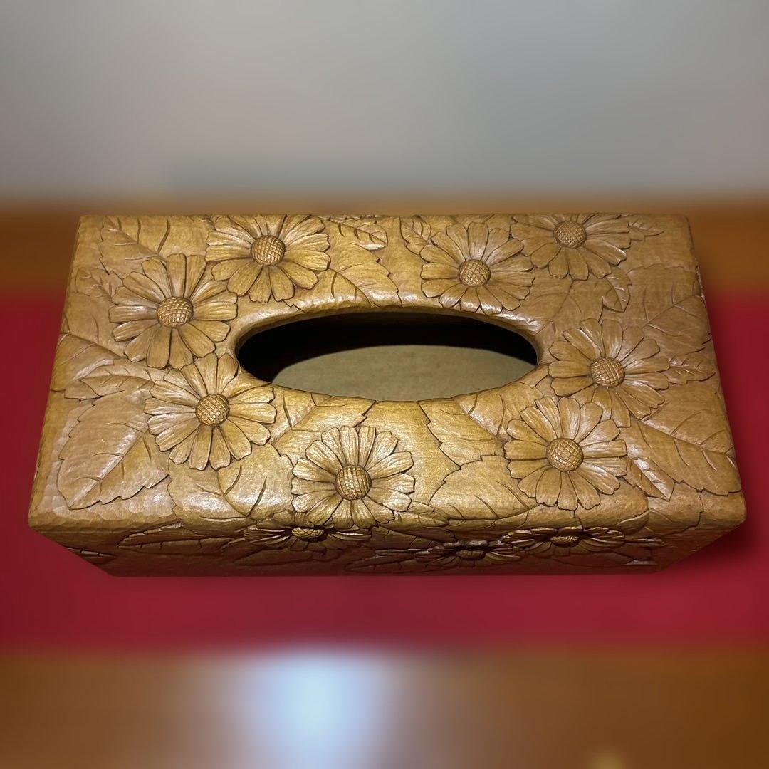 ②木彫り　BOXティッシュケース横　マーガレット