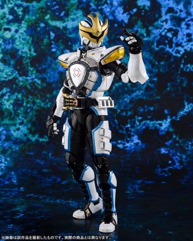 S.H.Figuarts(真骨彫製法) 仮面ライダーイクサ 新品　特典7千円分付
