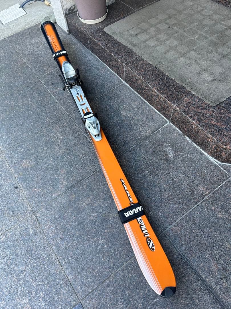 チロリア固定器のFALKE MARA Carve plate 9 sスノーボード