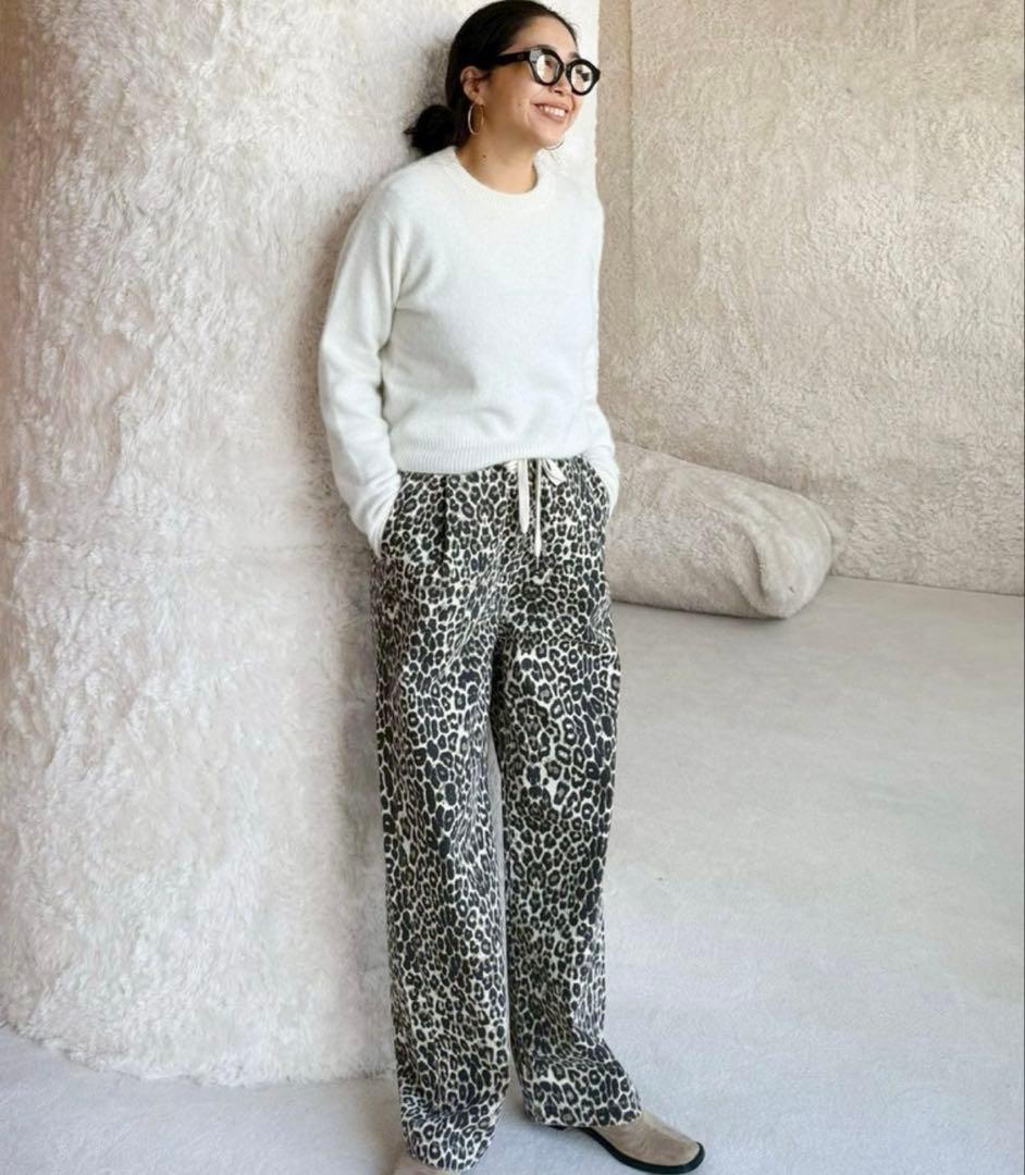 ウエストギャザーCanvasストレートパンツ