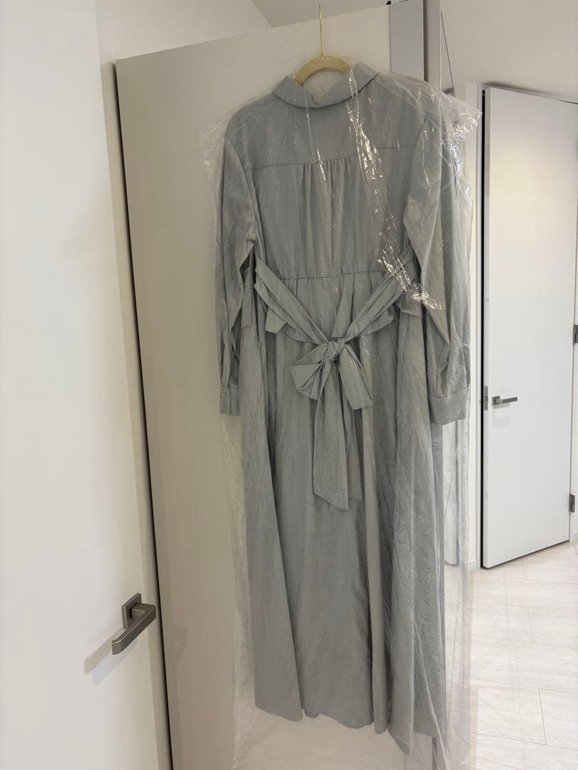 【美品】Herlipto Peplum Poplin Shirt Dress