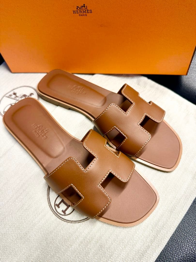 HERMES ブラウンレザーサンダル Hロゴ