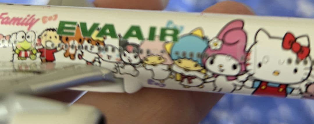 EVA AIR エバー航空 777-300ER ハローキティ Ph 1:500