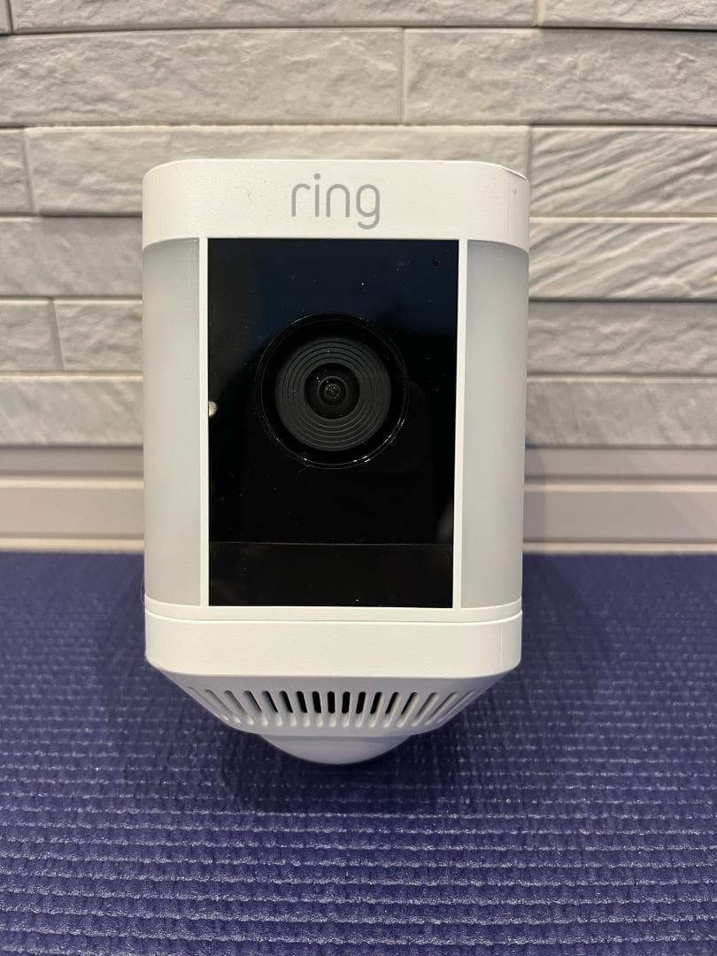 amazon ring Spotlight Cam Plus 屋外防犯カメラ