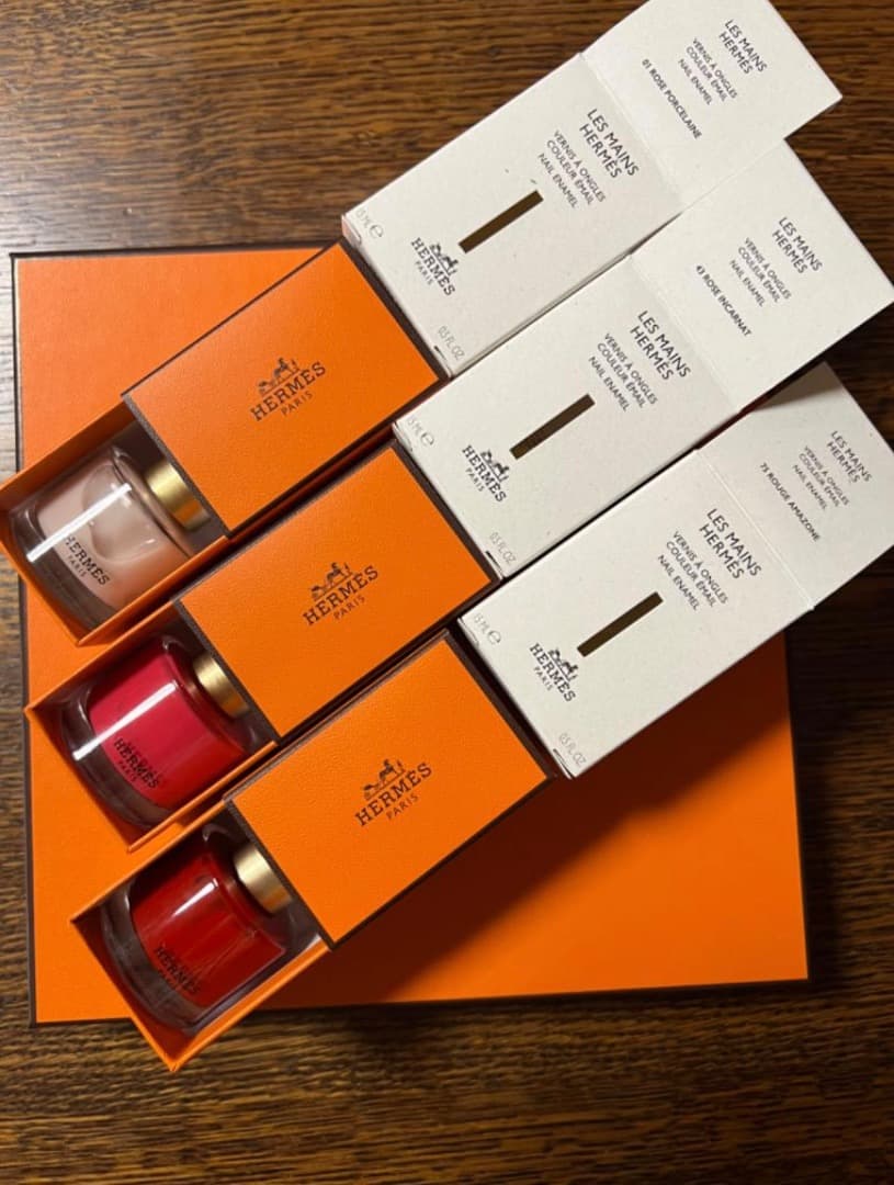 <新品未使用>エルメス　トップコート&ベースコート&マニキュア3色