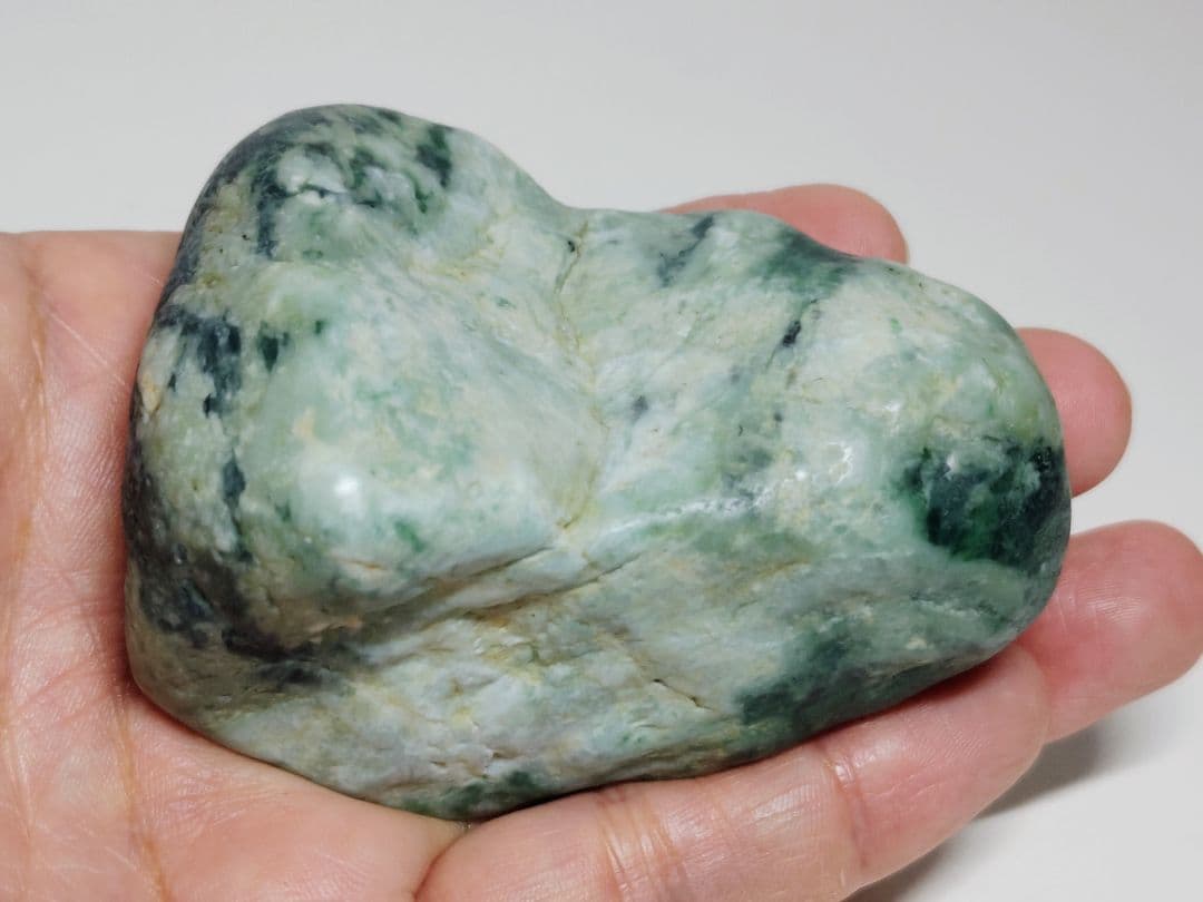 白緑 283g 翡翠 ヒスイ 原石 鑑賞石 自然石 誕生石 鉱物 鉱石 水石