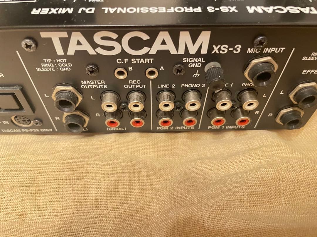 TASCAM XS-3 DJミキサー