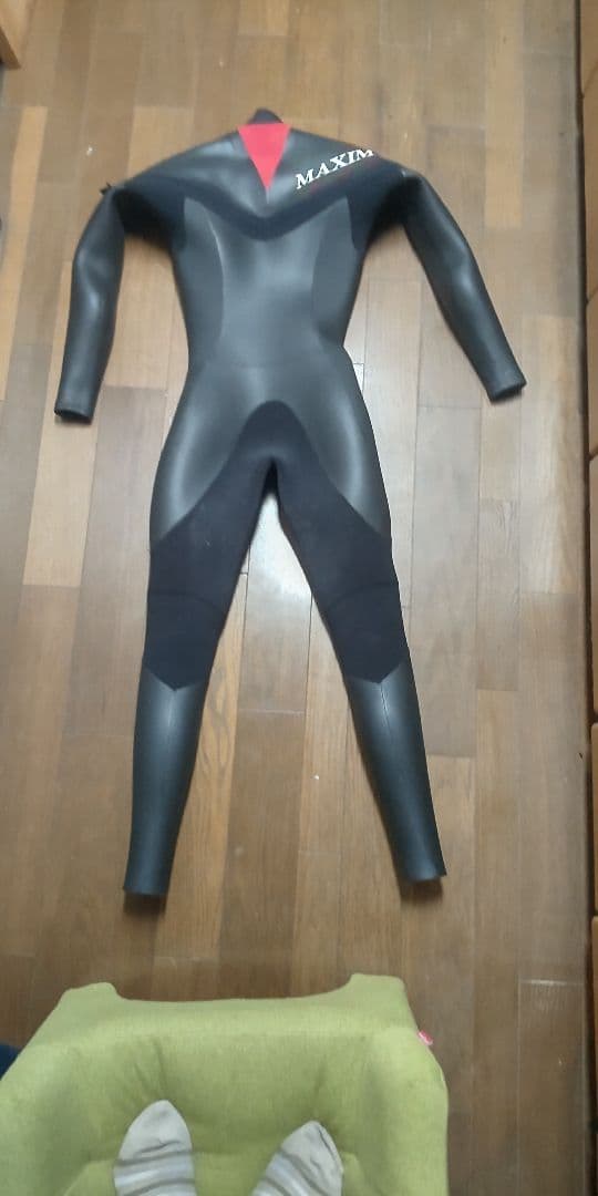 MAXIMセミドライフルスーツ ブラック/レッド