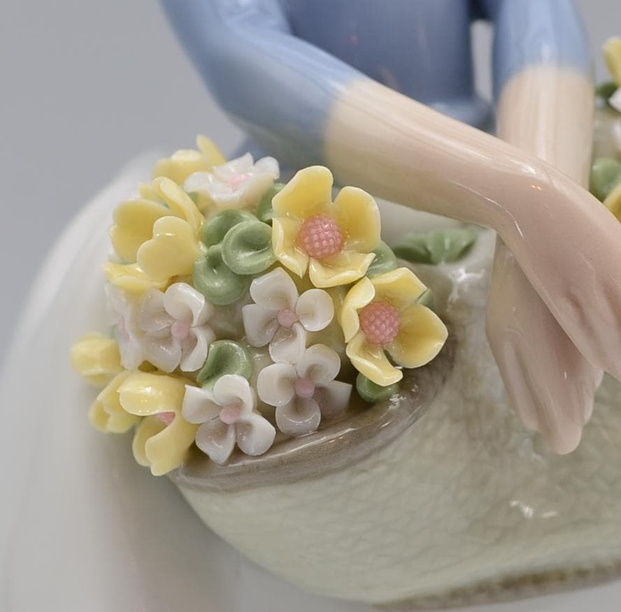 ５月の花　＃5467　No.2　★リヤドロ　ポーセリン　ヴィンテージ　光沢仕上げ