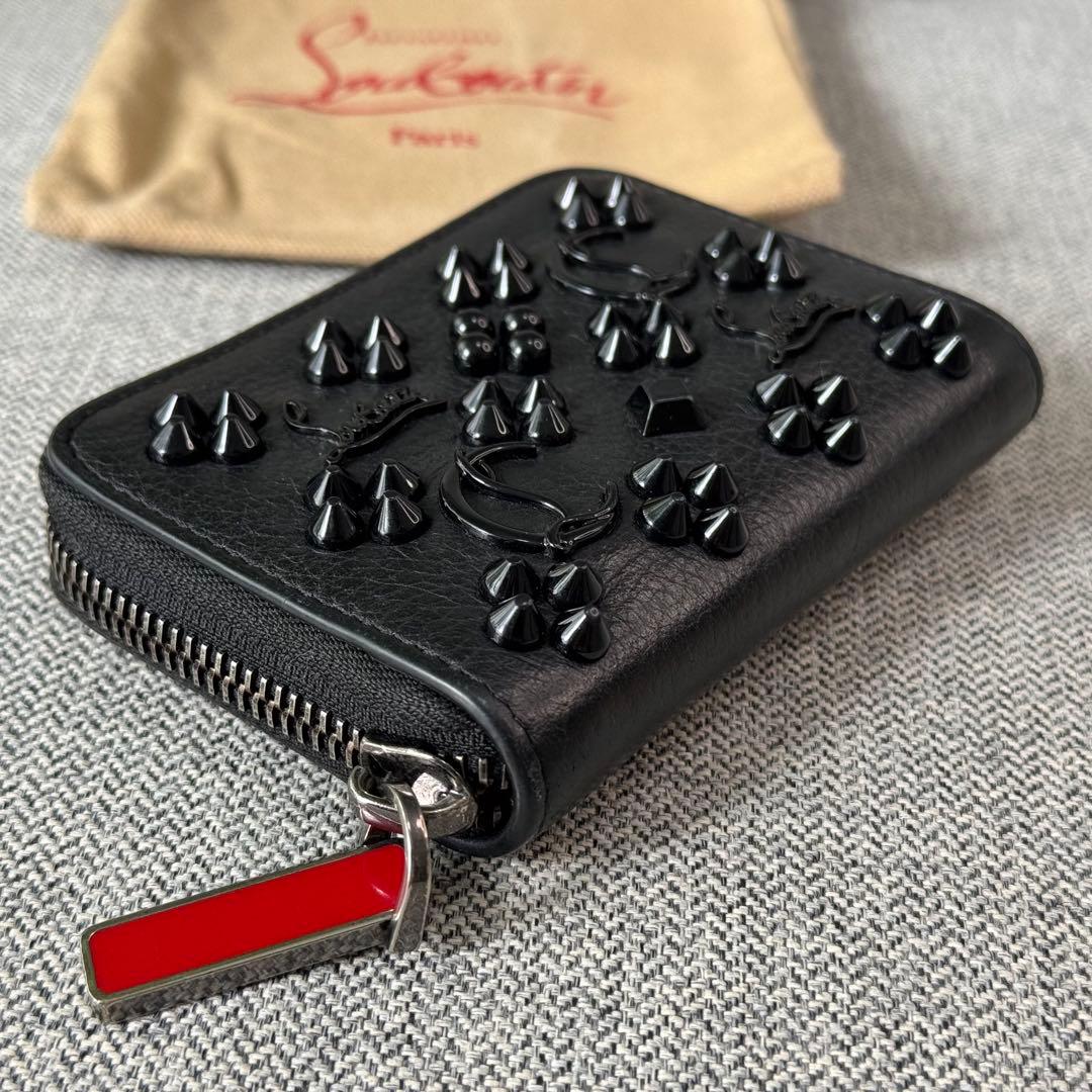 クリスチャン ルブタン パネトーネ ケース