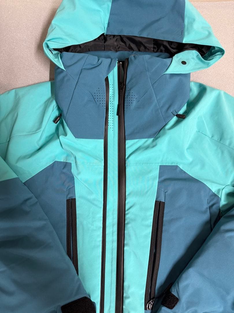 デサント スキーウェア上下　Mサイズ 2024モデル