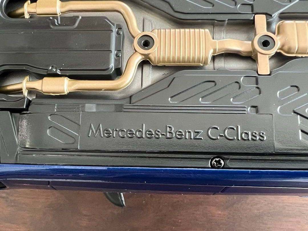 ベンツ　Cクラスモデルカー　濃紺　スケール 1/18　レプリカ