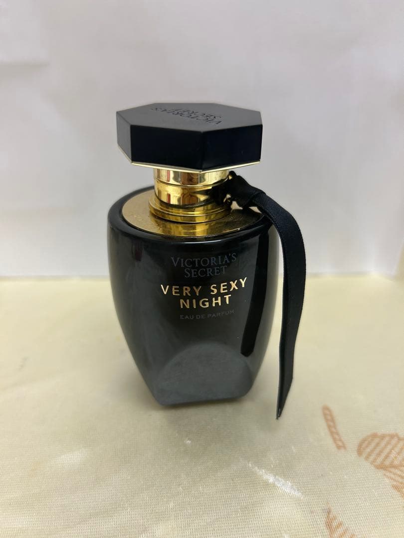 VICTORIA’S SECRET VERY SEXY NIGHT 香水