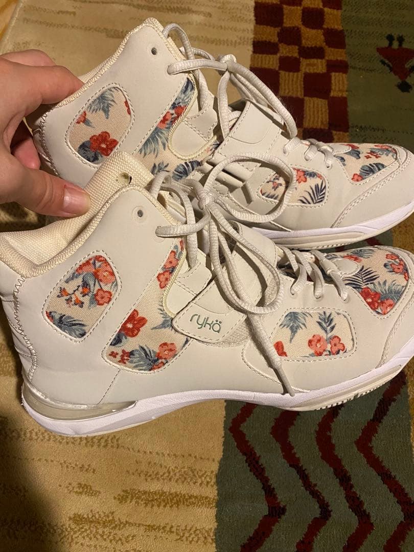 ⭐︎値下げ中⭐︎美品ライカシューズ24センチ　ジャザサイズ　エクササイズ