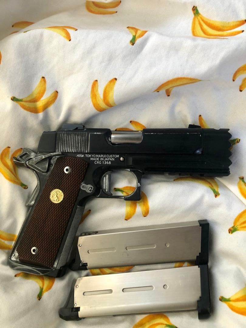 東京マルイ製ガスブローバックハンドガン　ストライクウォーリア　中古　スペアマグ付