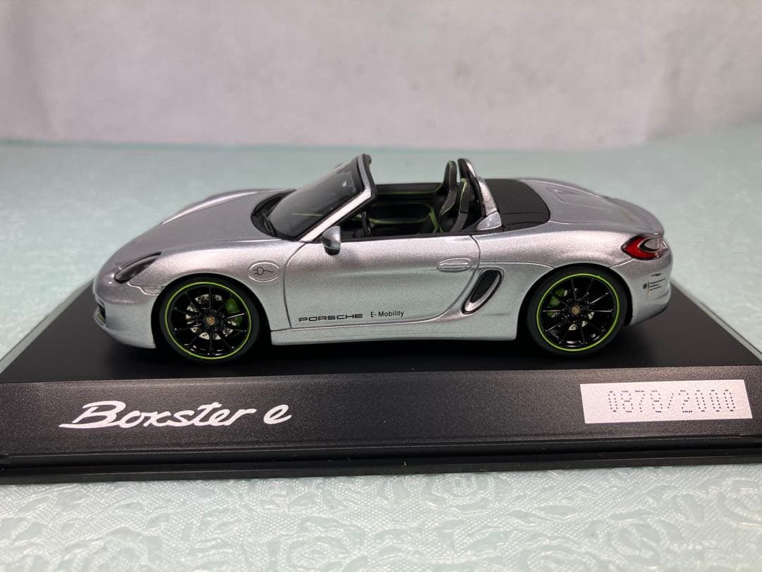 Spark ディーラー品Porsche Boxster e プロトシルバー