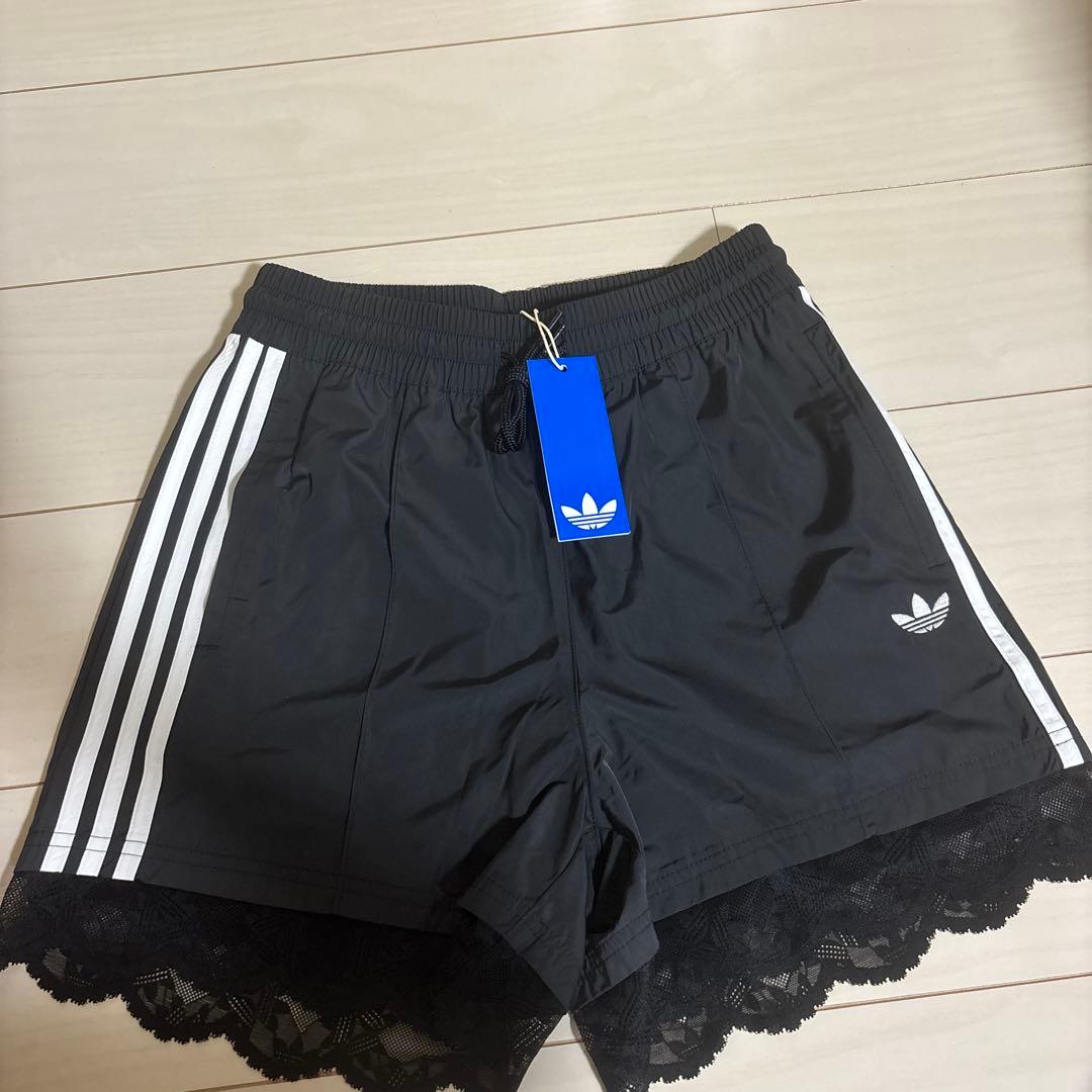 adidas ブラック レースショートパンツ