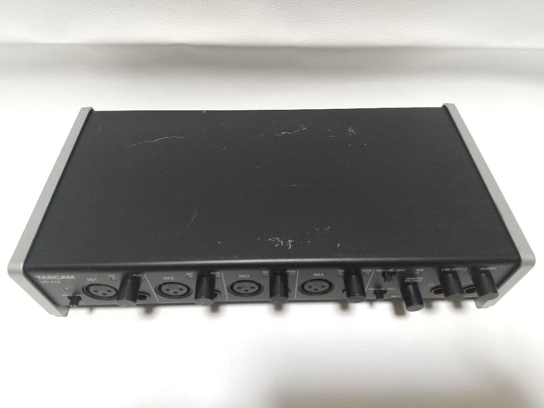 TASCAM US-4x4 オーディオインターフェイス
