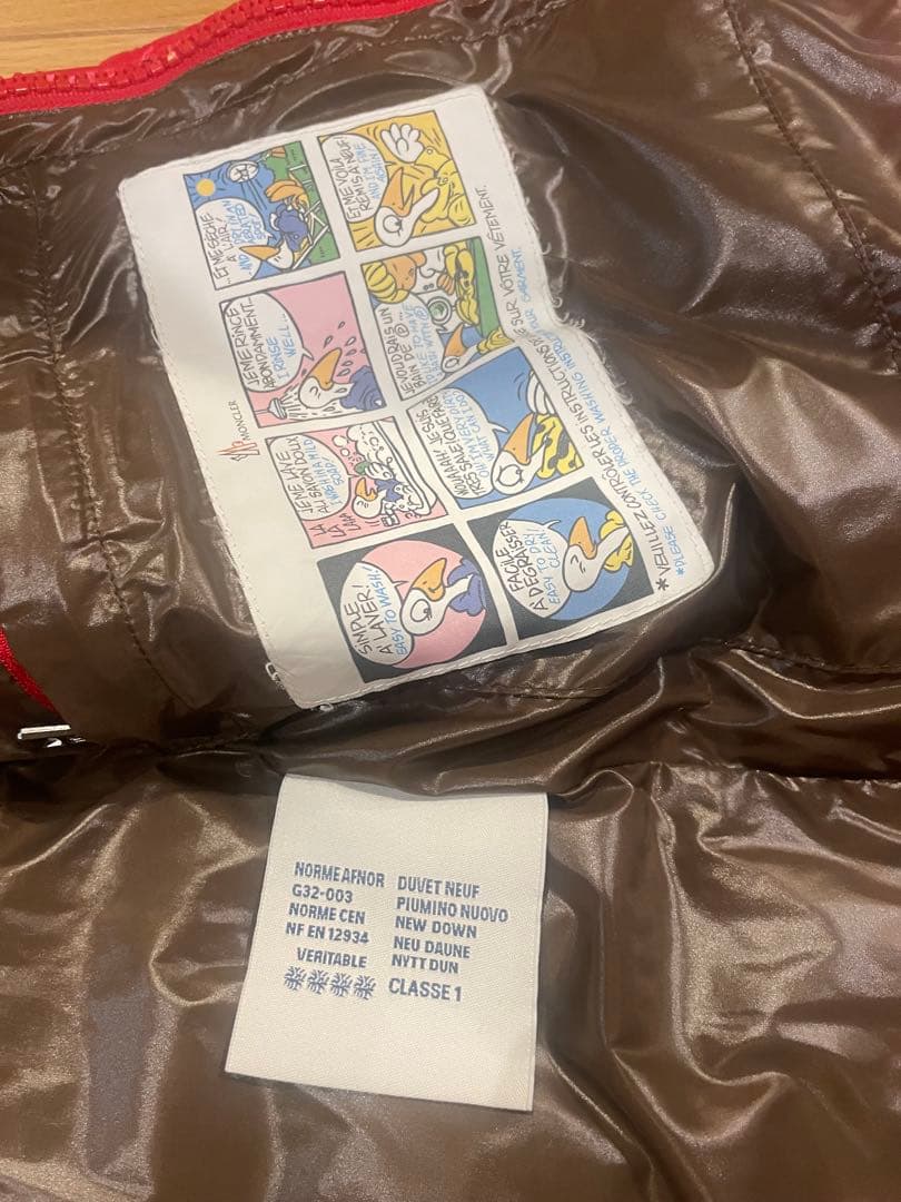 モンクレール　レッドダウンベスト