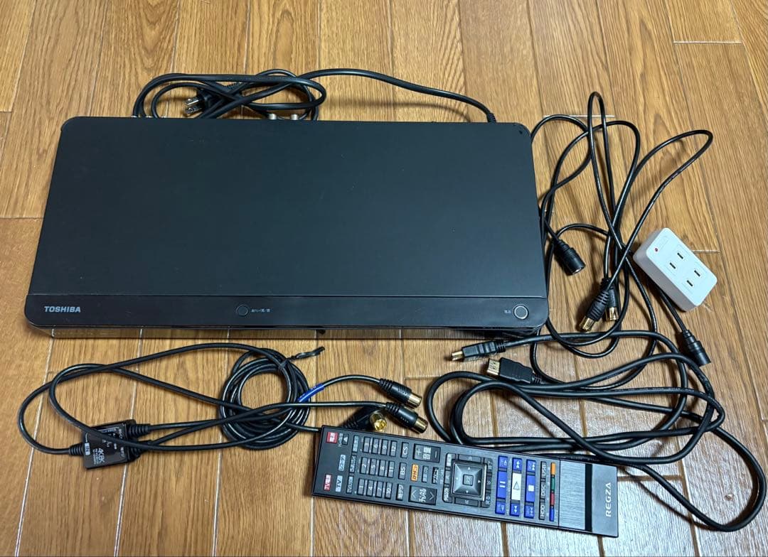 TOSHIBA DBR-T450 ブルーレイレコーダー リモコン ケーブル等付