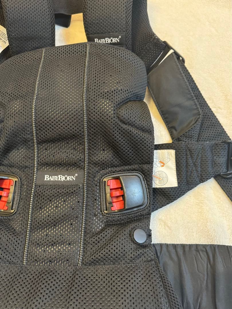 ⚠︎まあ　極美品✴︎除菌済み BABYBJÖRN ベビージョルン ワンカイエア