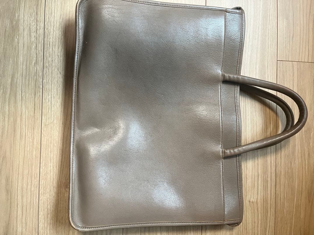 イルビゾルテ　レザートートバッグ イタリア製