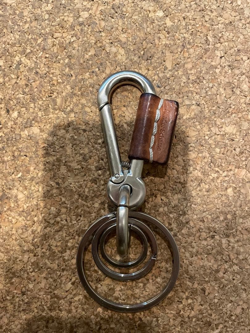 V*r様 エンダースキーマ　カラビナ　茶色