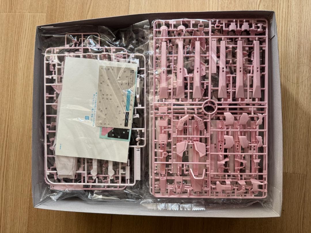 新品 MG 1/100 RX-93 νガンダム 朝焼けピンク 朝霞粉