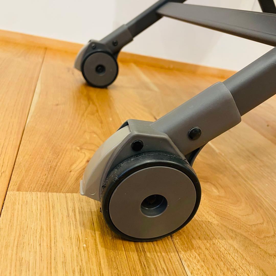 美品 コンビ ネムリラ　AT オートスイング　シンプライト　トイザらス限定モデル