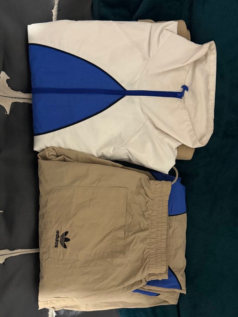 adidas ビッグトレフォイルナイロンジャケットセットアップ　値下げ⚪︎