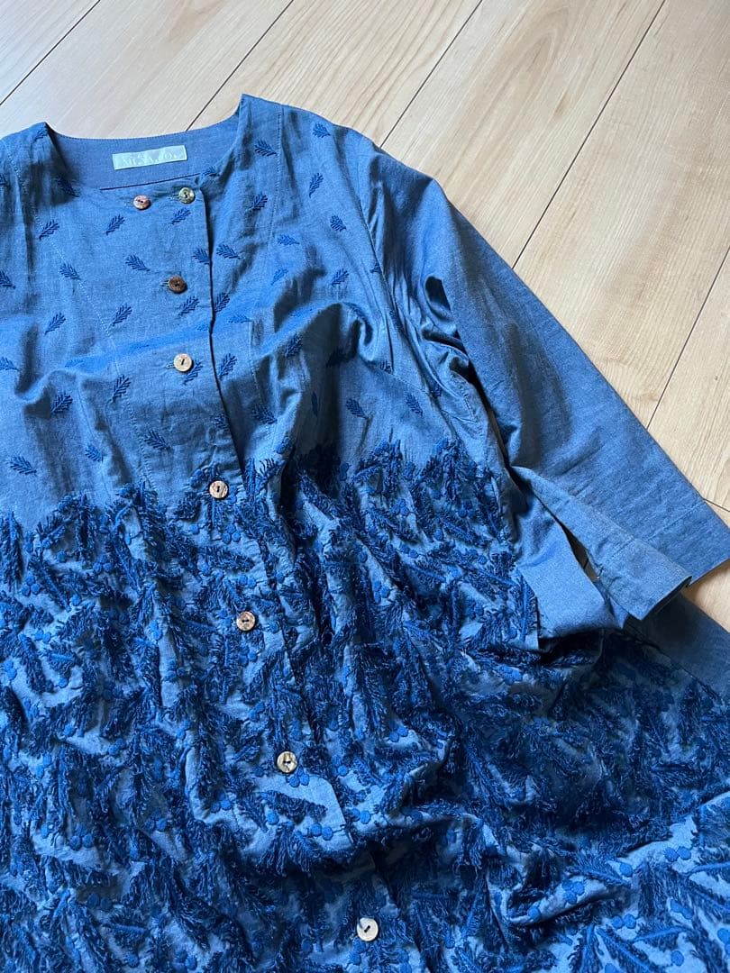 オシャレ　オススメ　ワンピース　シャツワンピース　刺繍　模様　個性