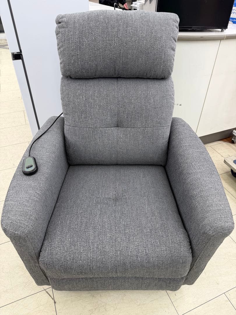 ニトリ 1人掛け立ち上がりやすい電動リクライニングソファ 布張りタイプ UM02