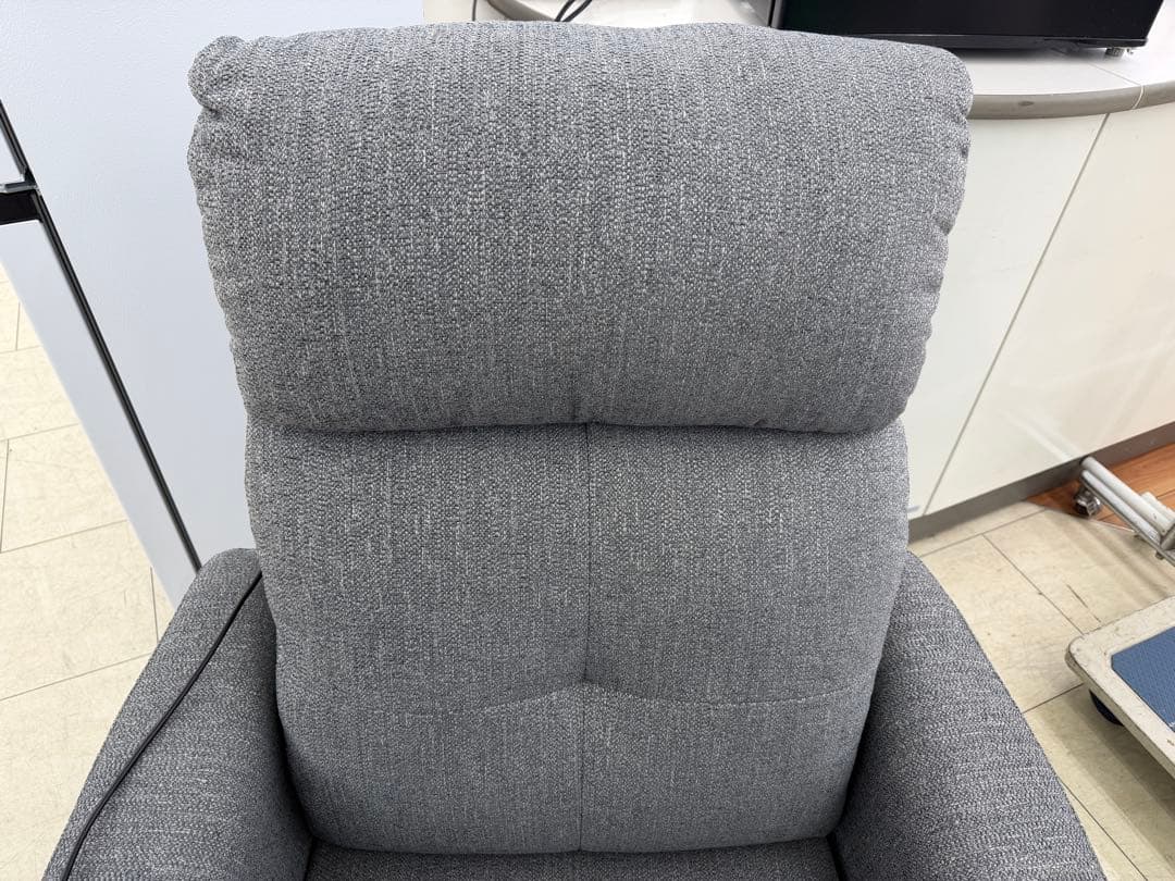 ニトリ 1人掛け立ち上がりやすい電動リクライニングソファ 布張りタイプ UM02