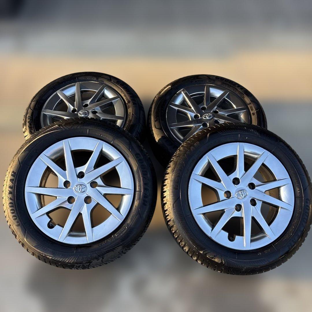 トヨタ　プリウスα純正　オールシーズンタイヤホイールセット 205/60R16