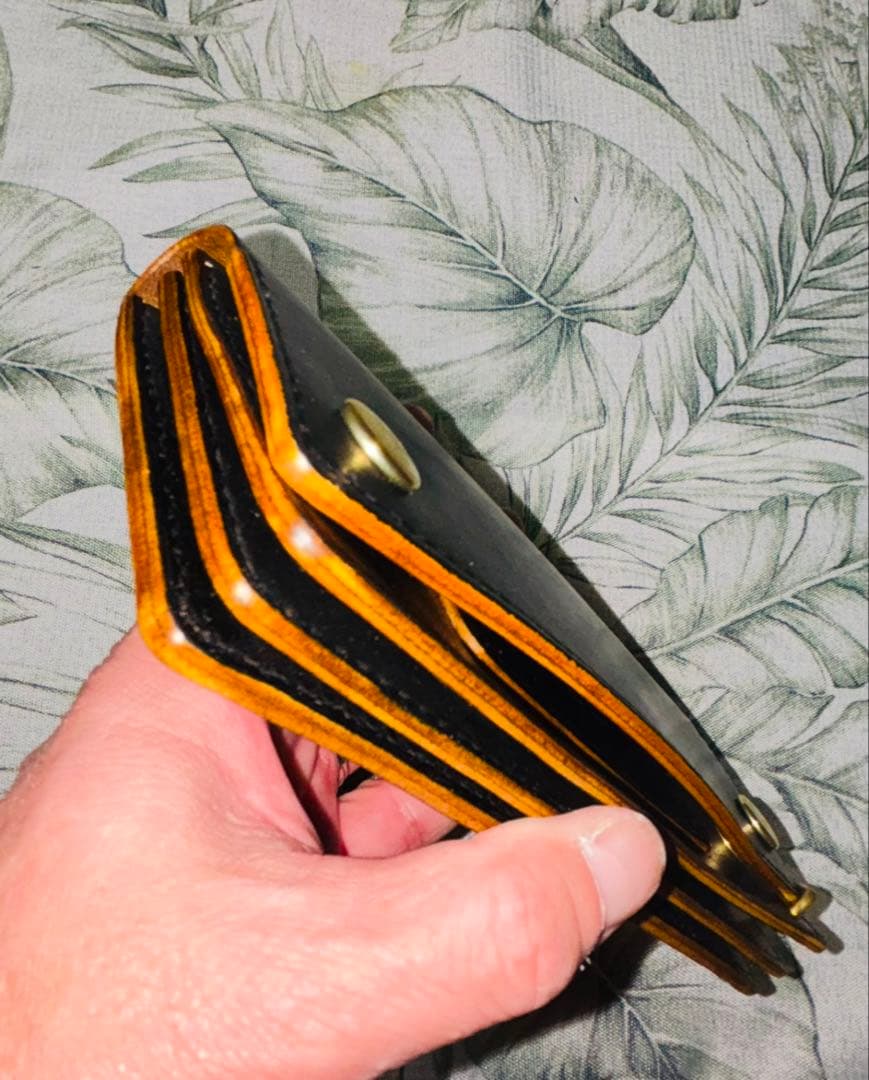 トラッカーウォレット　三層式　茶心風　高級感有り