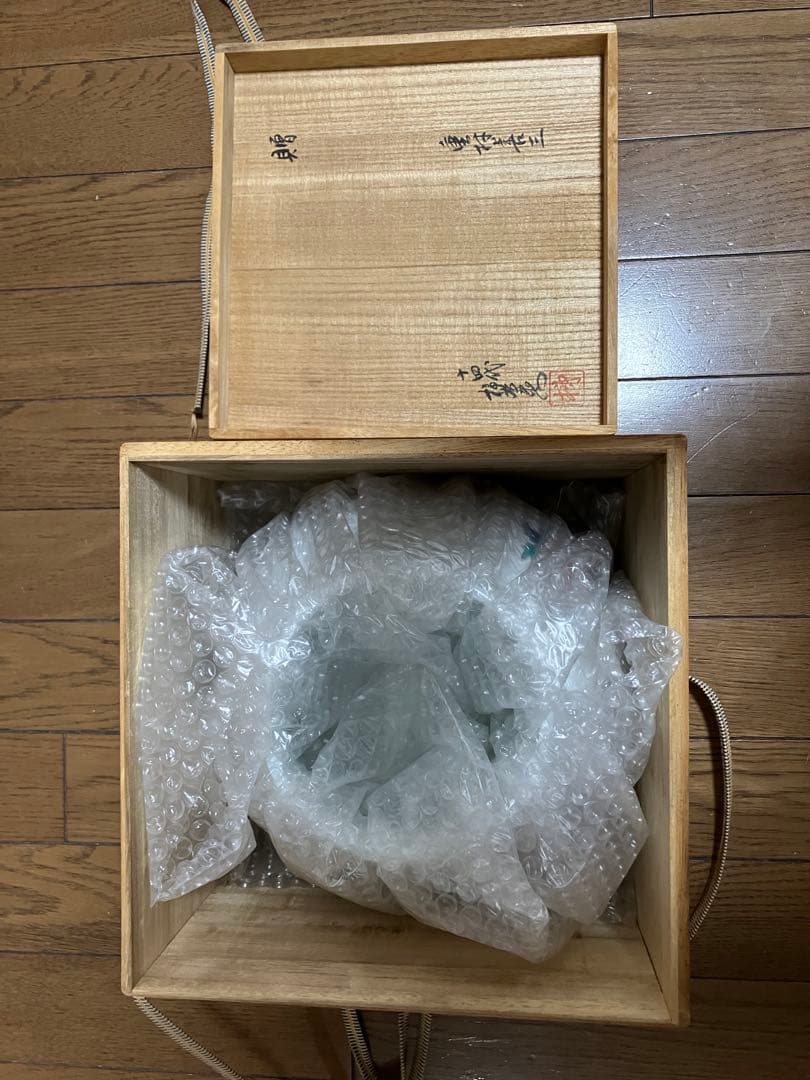 の*助様 [未使用]人間国宝 十三代 酒井田柿右衛門 錦牡丹花鳥 花瓶　桐箱付き