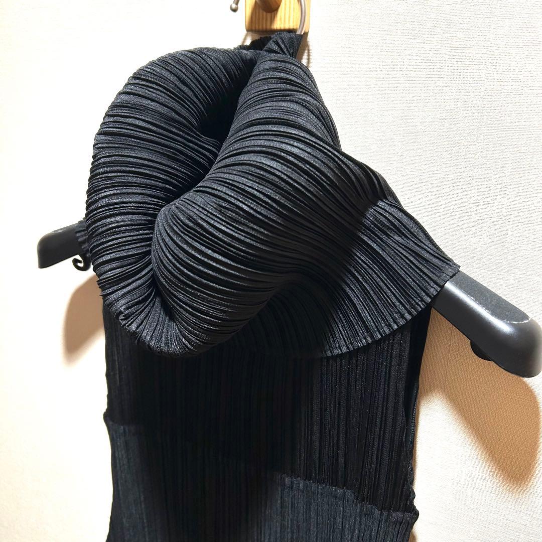【美品】プリーツプリーズ ハイネック マキシ丈ノースリーブワンピース 黒 2