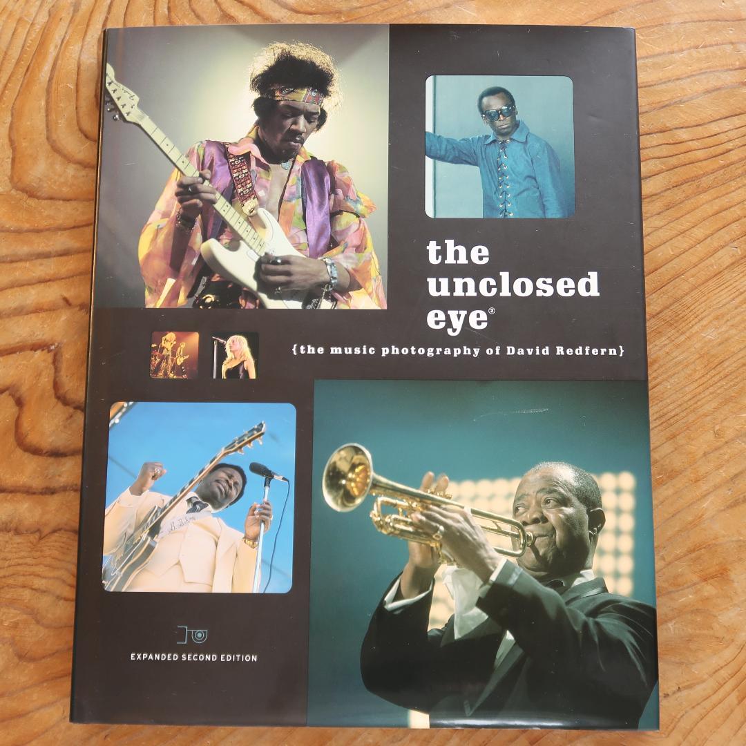 セール！ 希少サイン本　洋書　The Unclosed Eye （写真集）