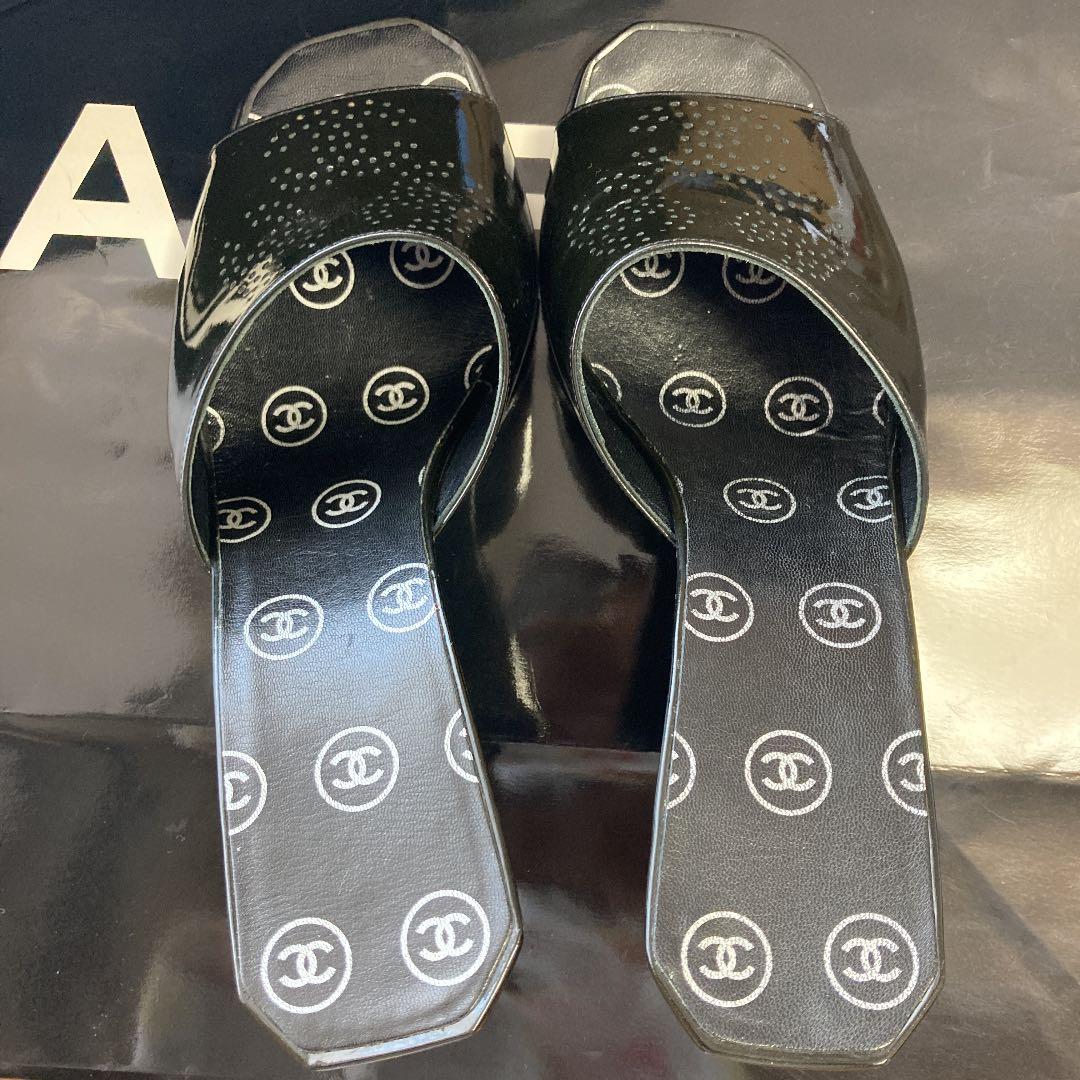 専用です‼️シャネル エナメル サンダル ミュール 黒 23.5
