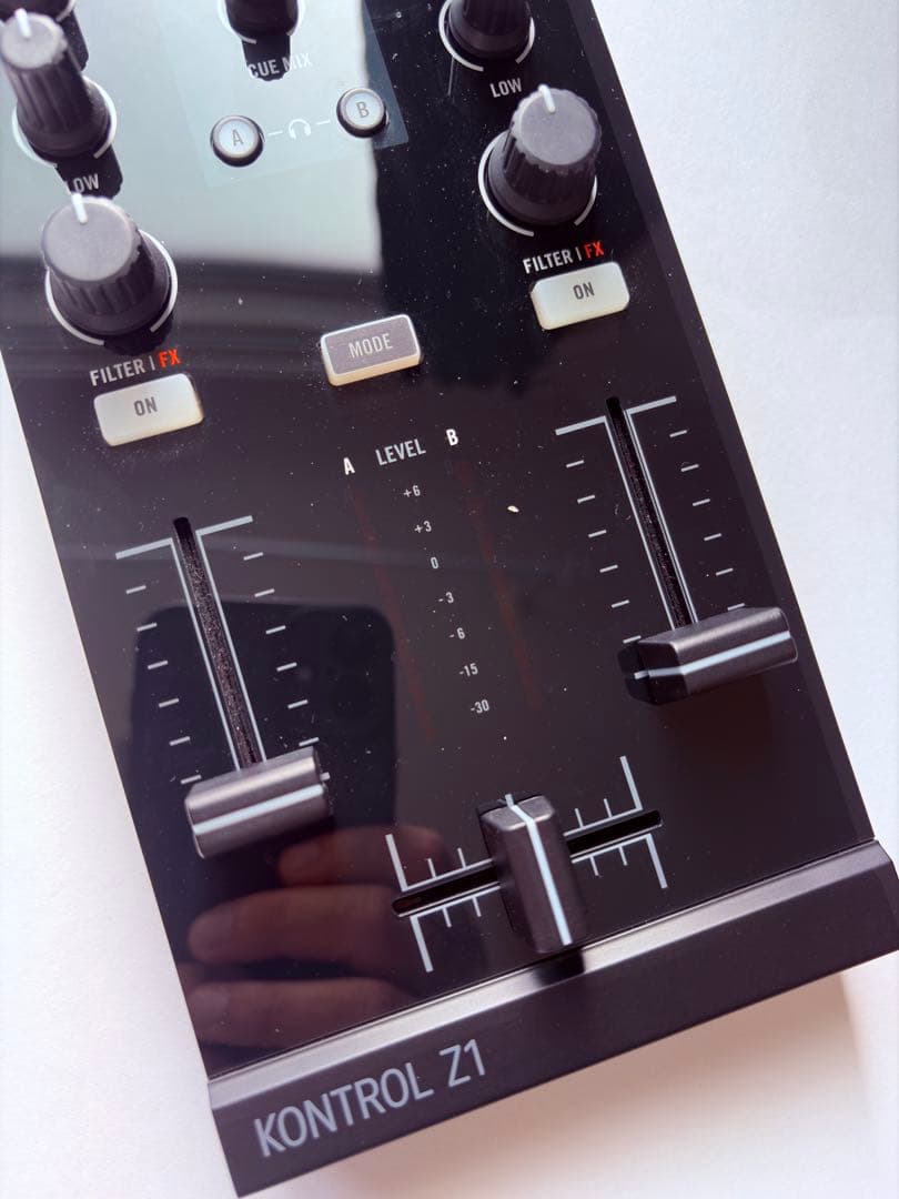 TRAKTOR KONTROL Z1 DJコントローラー 動作確認済 ケース付