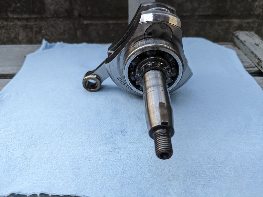 クランクシャフト スチール製 シールドベアリング