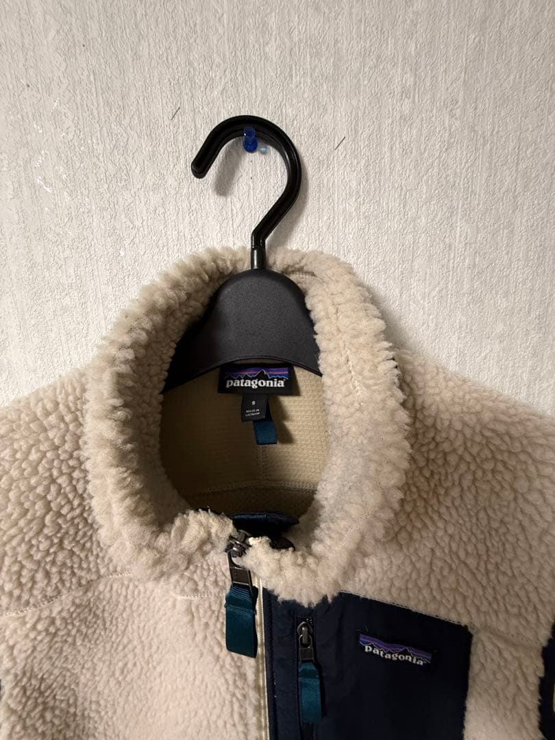 patagonia レトロX クリーム/ネイビー