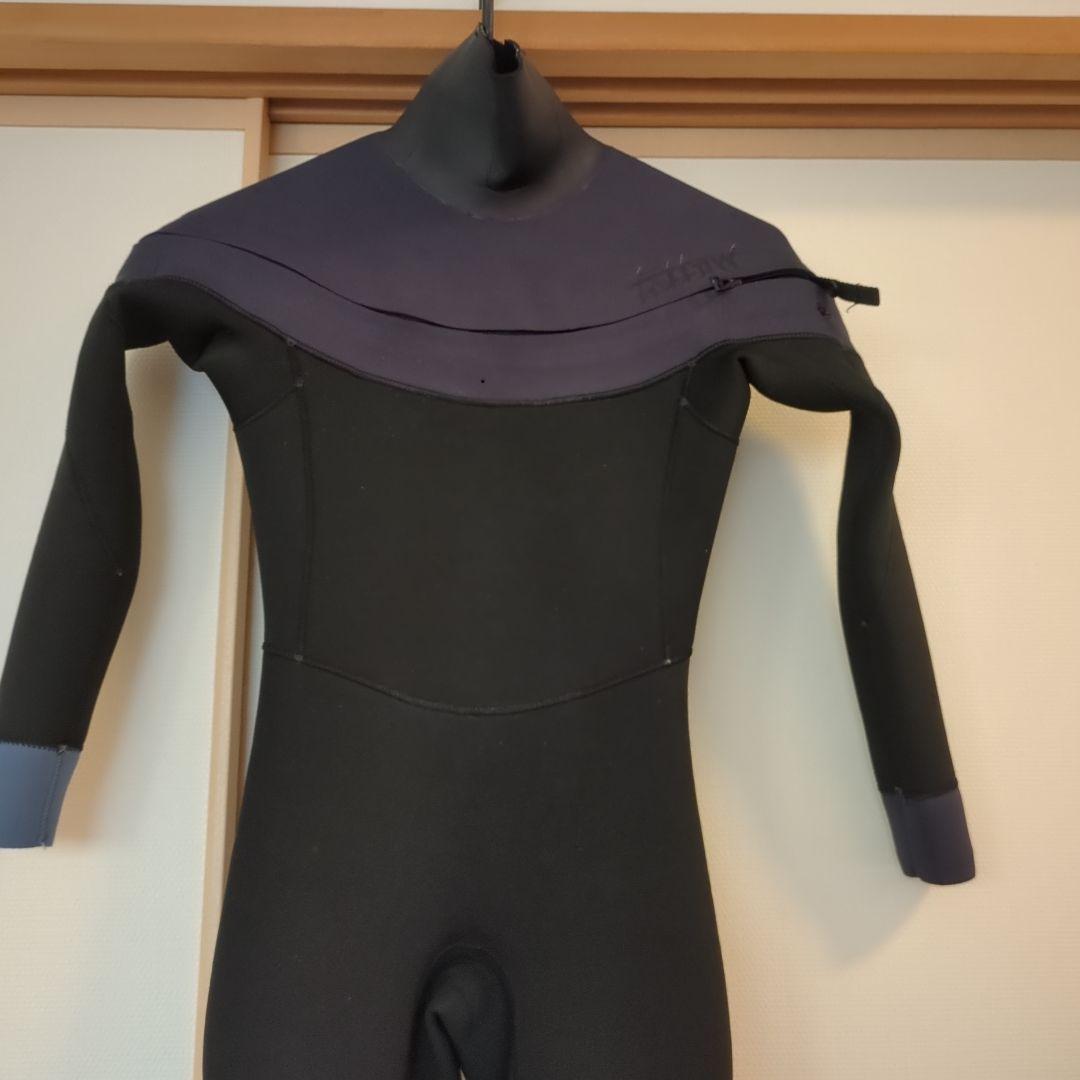 Fellowフルスーツ チェストジップ黒３ミリ　150センチ