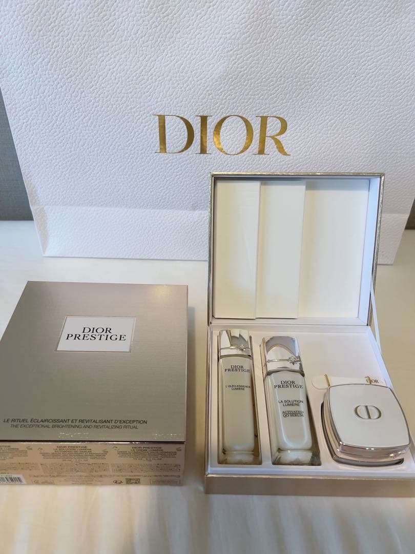 【Dior】新品未使用！プレステージホワイトコフレ限定品