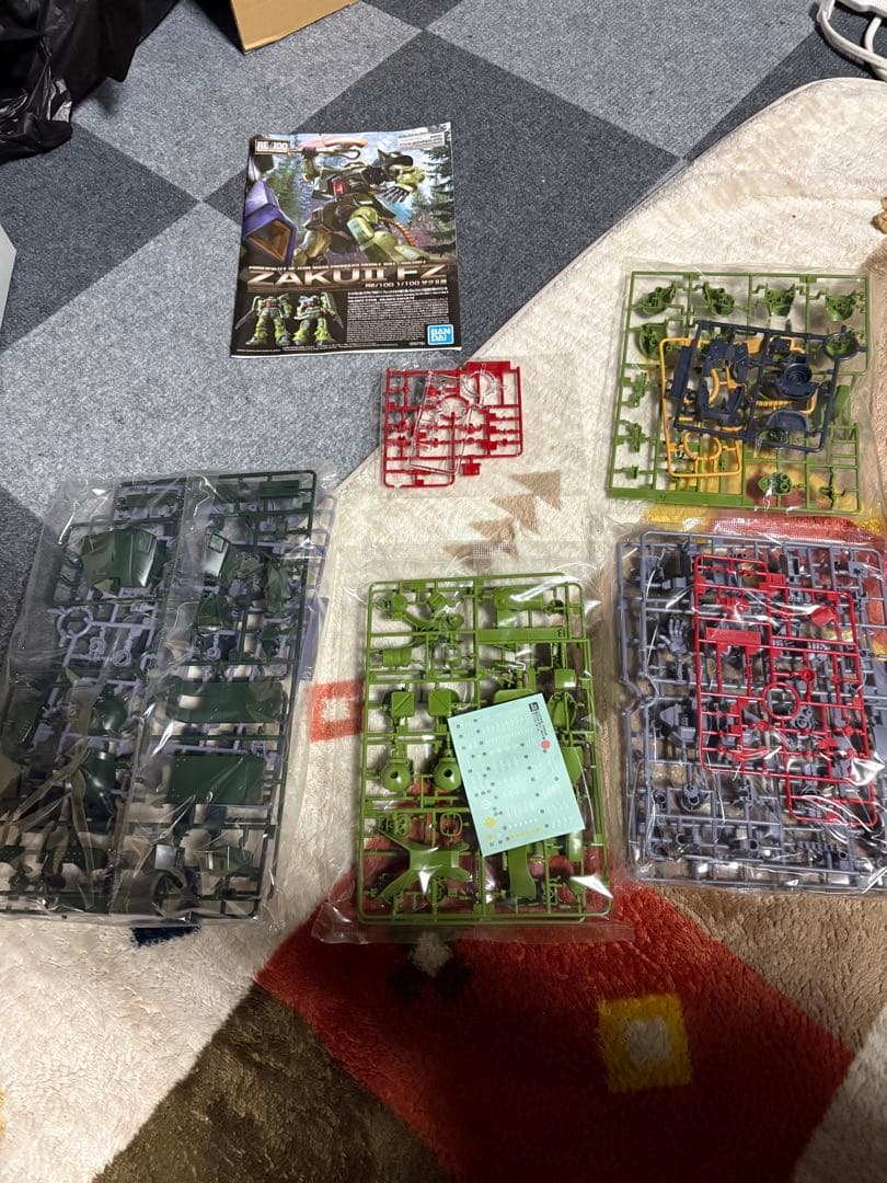 RE/100 ZAKU II FZ ガンプラ