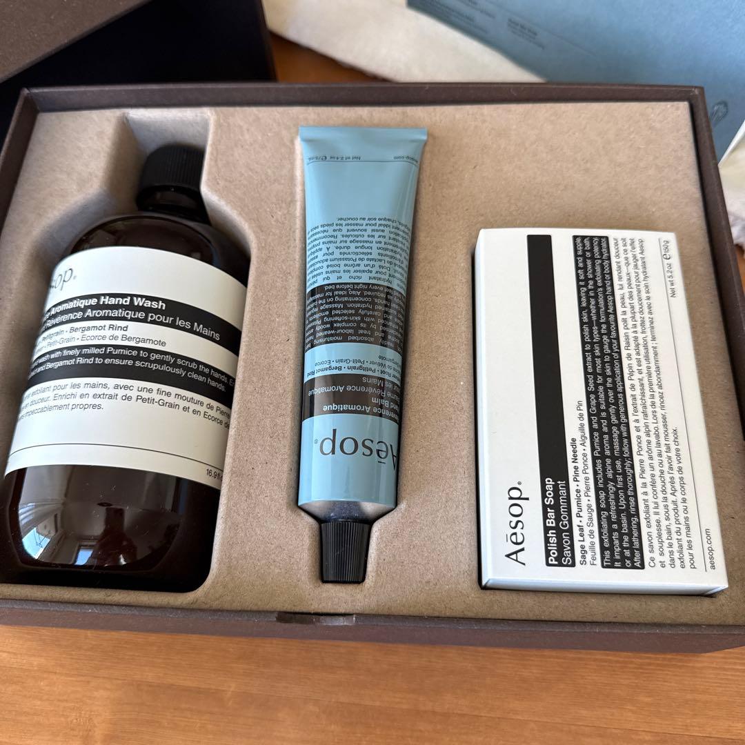 Aesop ハンド・ボディケアセット ギフトボックス入り 巾着付き