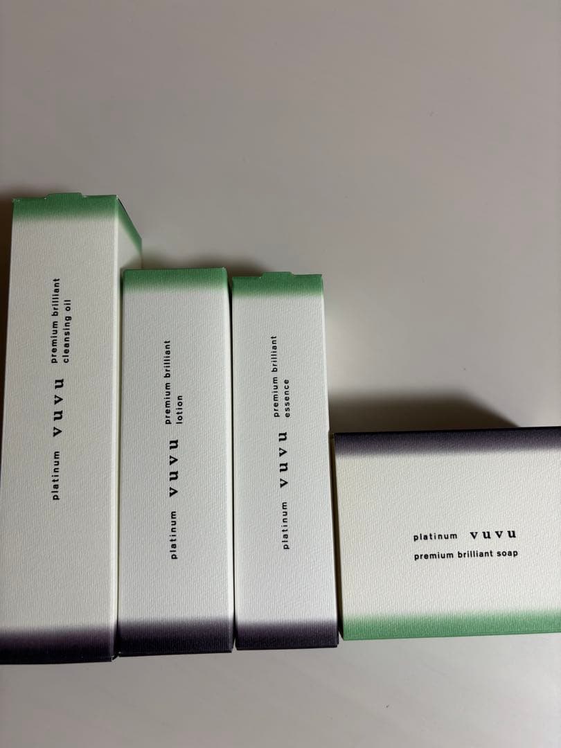 VUVU エッセンス　化粧水　クレンジング　　ソープ　4点セット